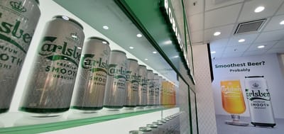 12-month long promotion at a 7-Eleven x Carlsberg - Branding y posicionamiento de marca