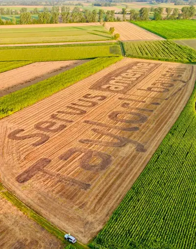 Taylor Swift / Servus Taylor x Antenne Bayern - Außenwerbung
